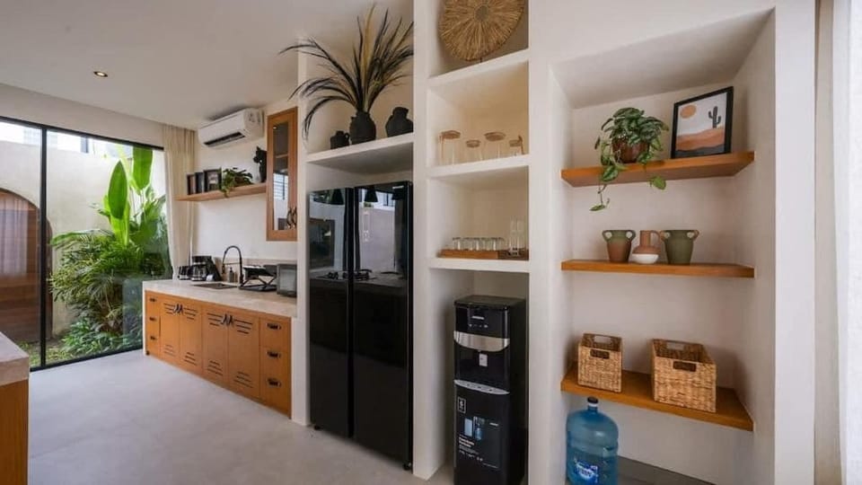Villa, 2 Bedrooms, Balcony | Private kitchen | Microwave, stovetop, cookware/dishes/utensils
