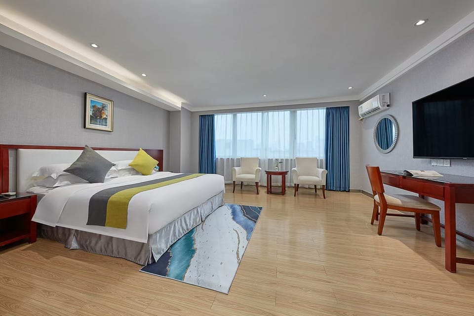 Basic Double Room Single Use, Park View | Desk, laptop workspace, blackout drapes, soundproofing