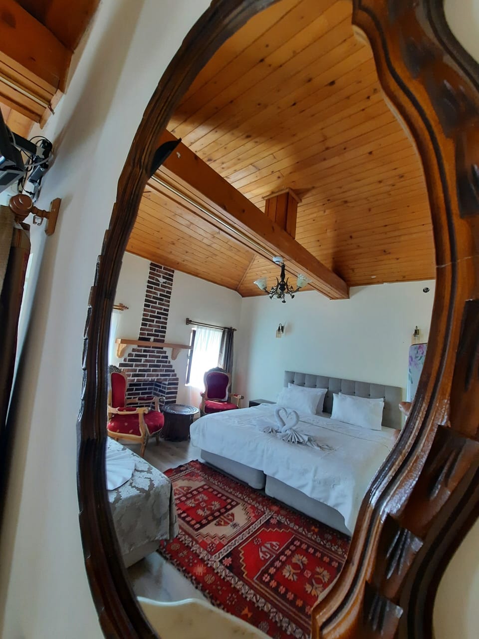 Design Double or Twin Room, 1 Bedroom, Non Smoking, Mountain View | Premium bedding, in-room safe, individually decorated, laptop workspace