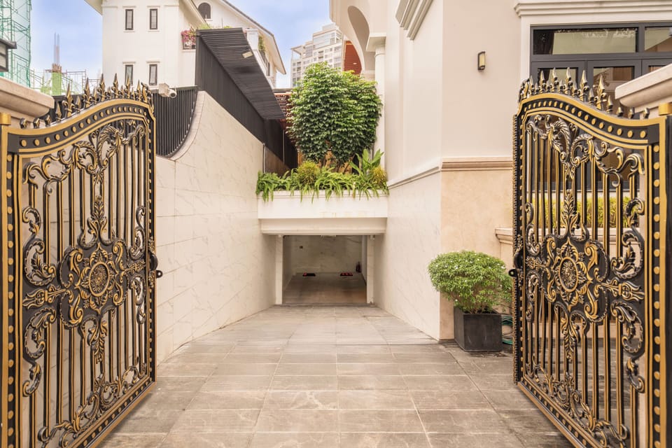 Luxury Villa, City View | Property grounds