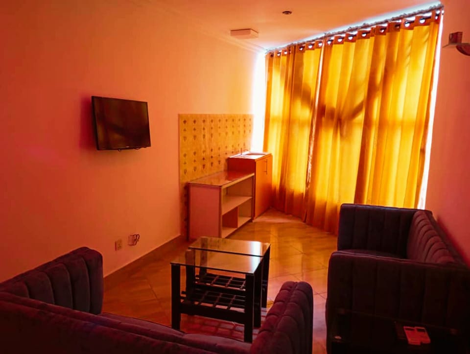 Executive Suite | Living area