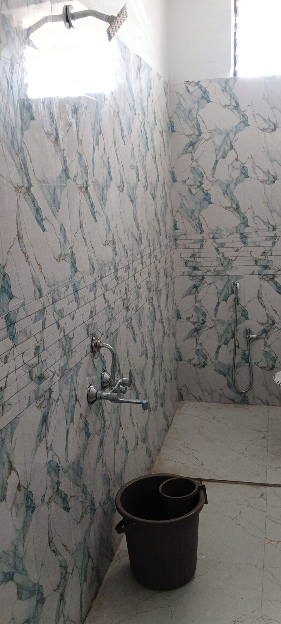 Classic Double or Twin Room | Bathroom | Separate tub and shower, towels