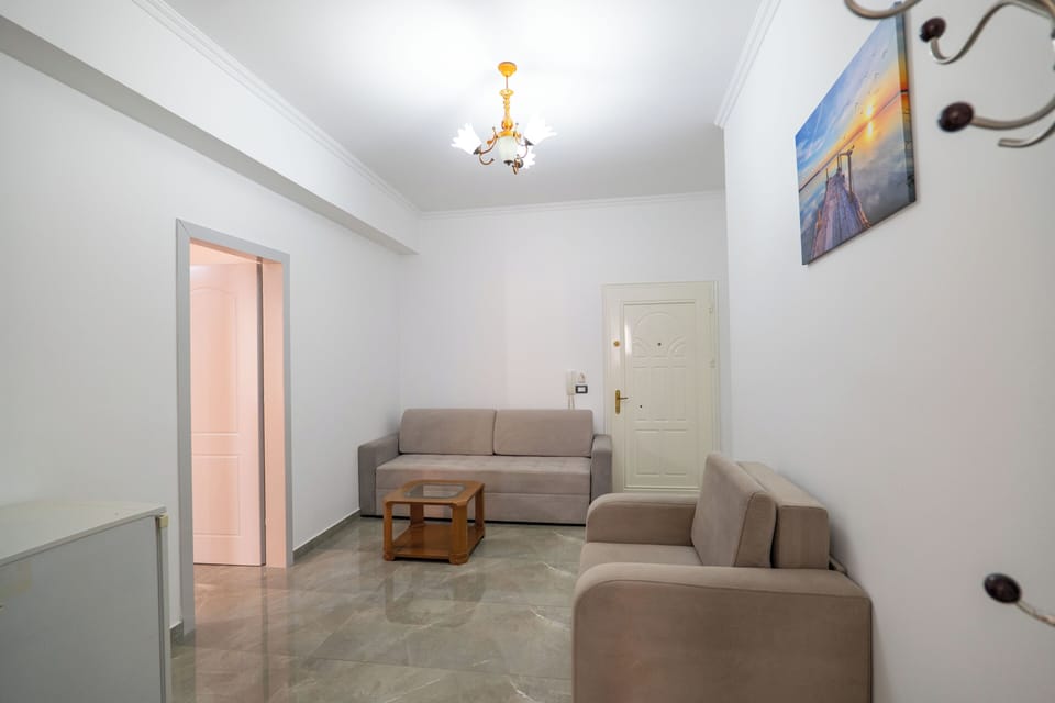 Basic Apartment | Living area