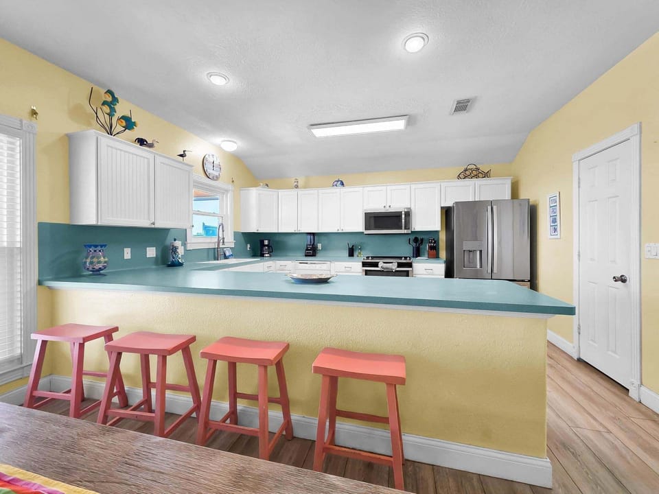 House, 3 Bedrooms | Private kitchen | Fridge, oven, coffee/tea maker, toaster