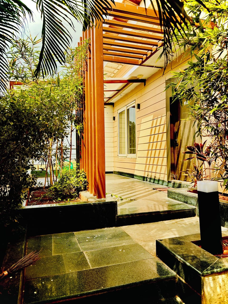 Premium Cottage, Balcony | Hypo-allergenic bedding, in-room safe, desk, laptop workspace
