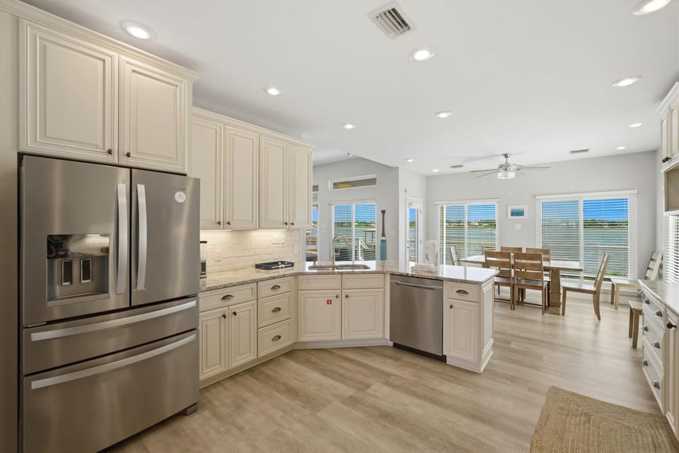 House, Multiple Beds (The Doc Beach House) | Private kitchen