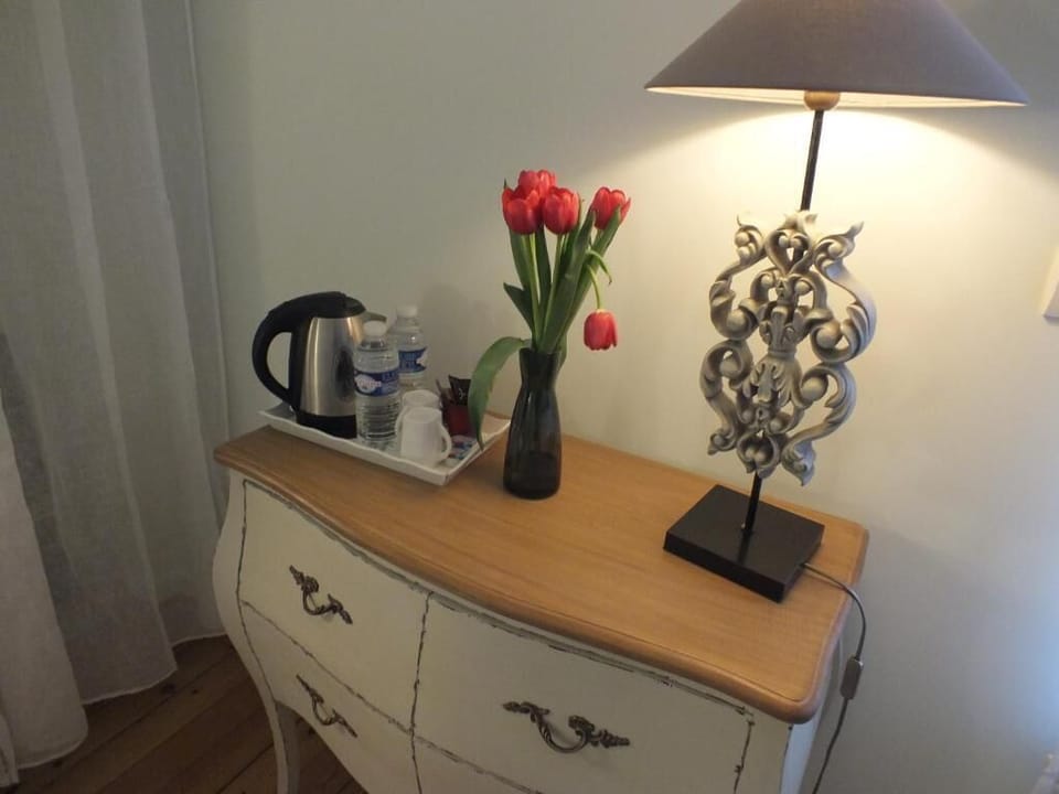 Family Suite, Air conditioning, Garden View | Interior