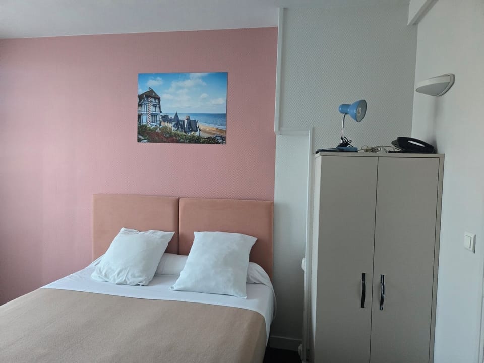 Standard Double Room or Twin Room | Room amenity