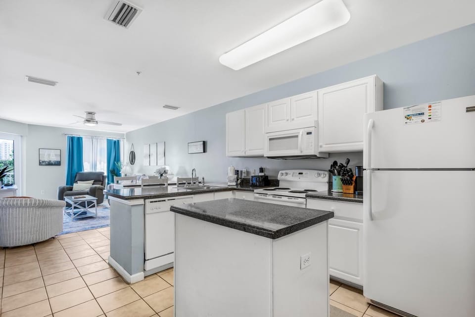 Condo, Multiple Beds (Grand Caribbean 117) | Private kitchen