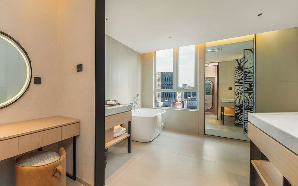 Luxury Double Room, 1 King Bed, Pets Not Allowed, City View | Bathroom | Shower, hair dryer, slippers, towels