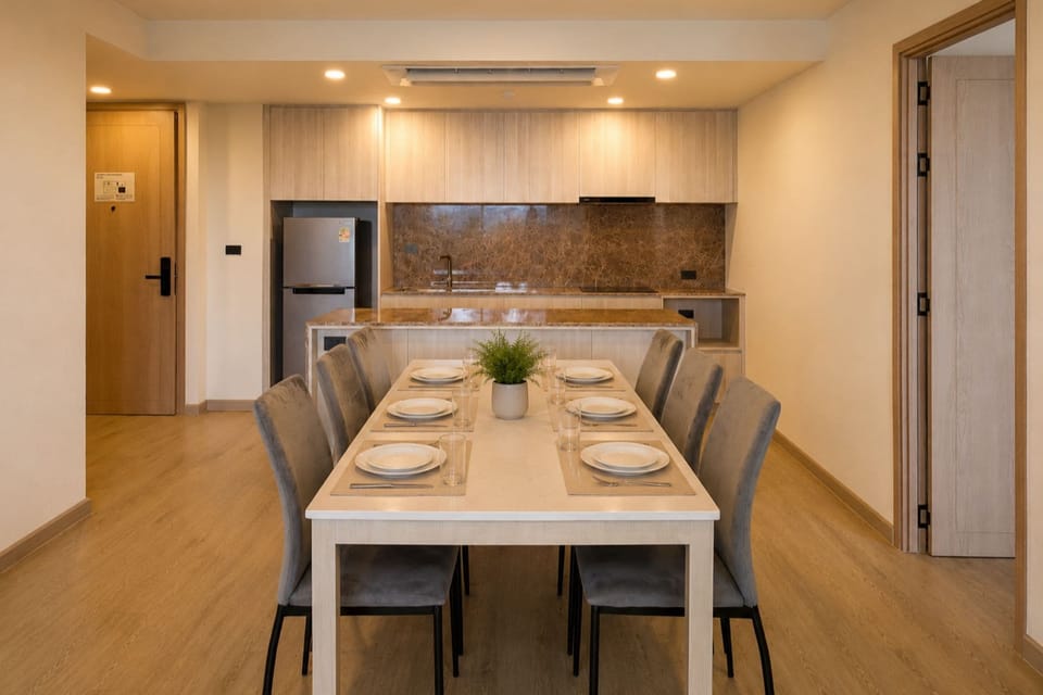 Luxury Condo, Balcony, Golf View | Dining