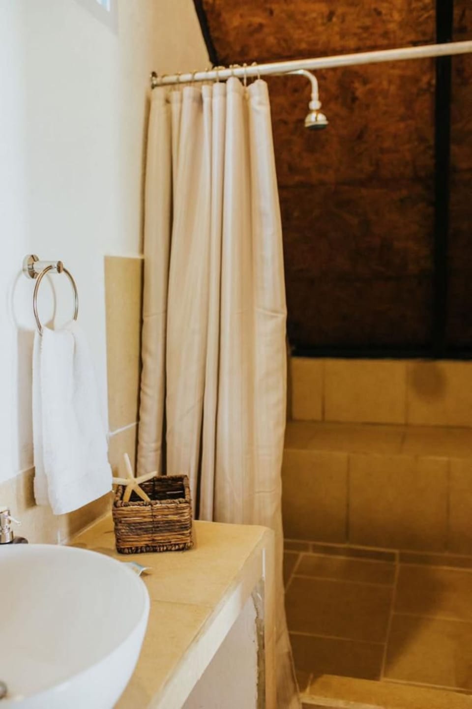 Free toiletries, towels, soap, shampoo