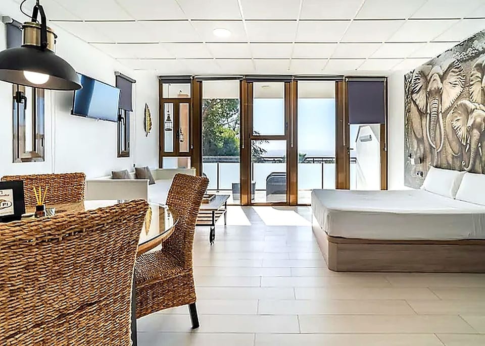 Comfort Studio Suite, Balcony, City View | Free WiFi
