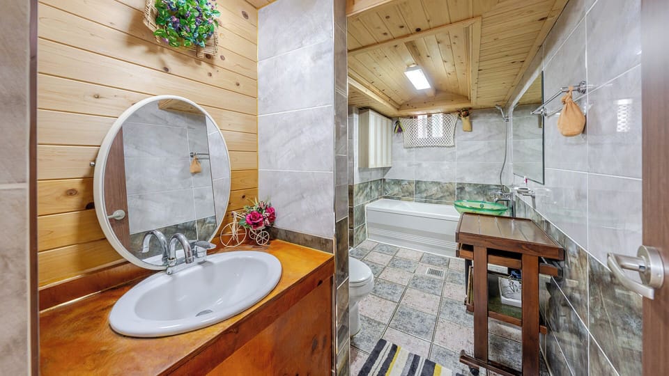 Basic Room, 2 Bedrooms (entire home) | 2 bedrooms, free WiFi