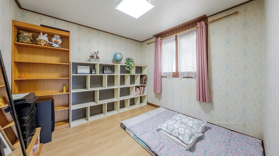 Basic Room, 2 Bedrooms (entire home) | 2 bedrooms, WiFi (free)
