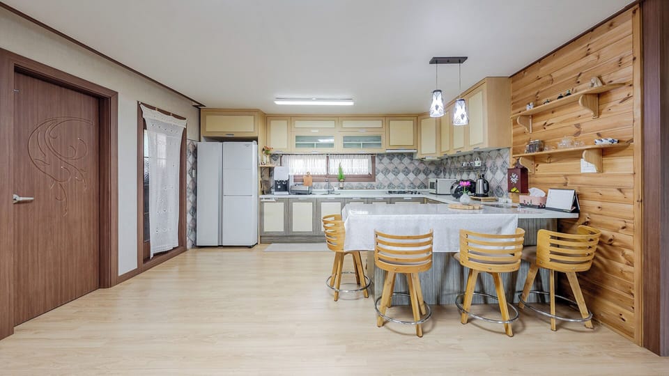 Basic Room, 2 Bedrooms (entire home) | 2 bedrooms, free WiFi