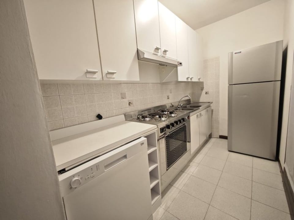 Apartment, 3 Bedrooms, Patio, Garden View | Interior
