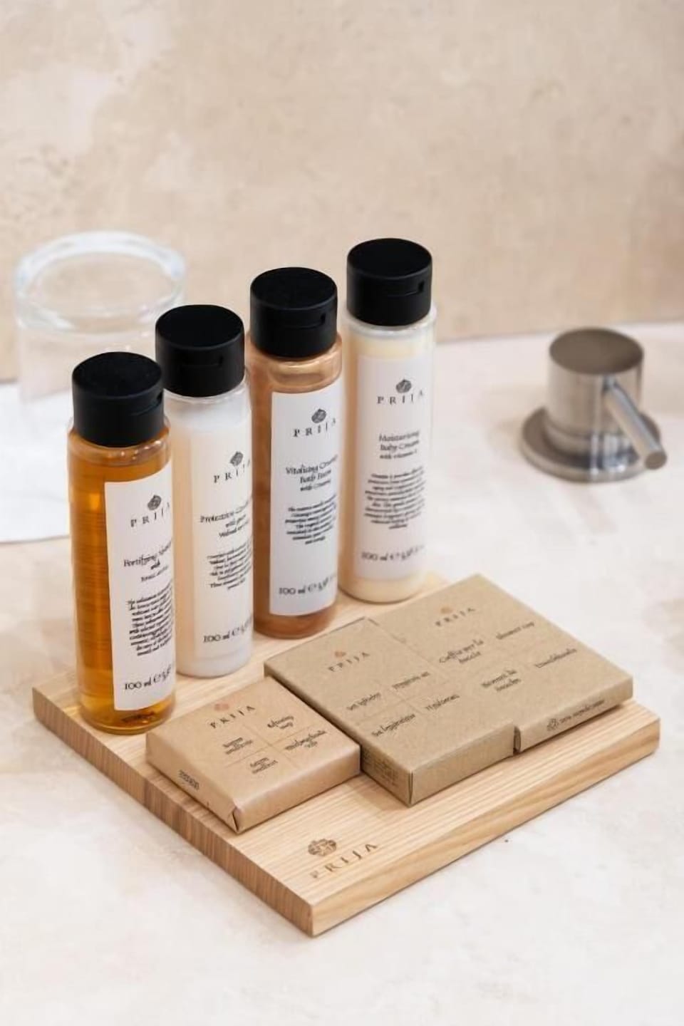 Superior Room | Bathroom amenities | Slippers, towels