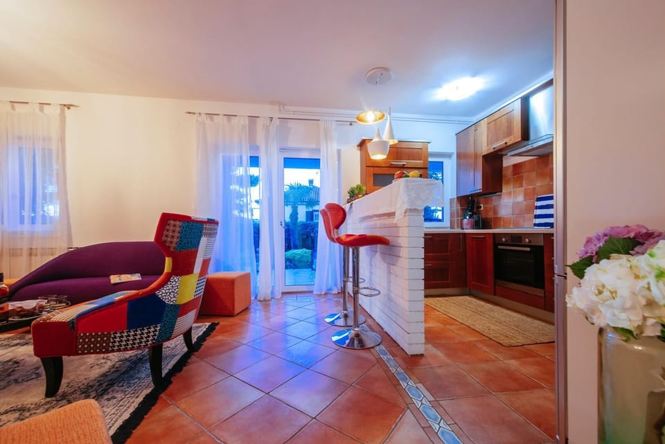 Villa, Garden View | Private kitchen