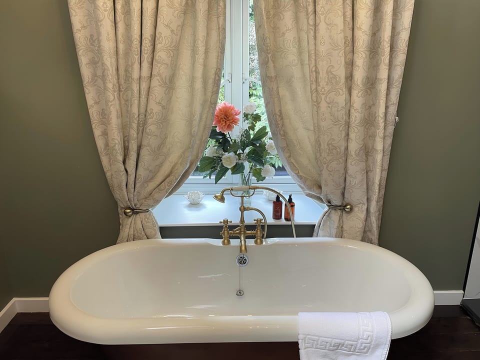 Grand Country House Hot Tub Dog Friendly House in England