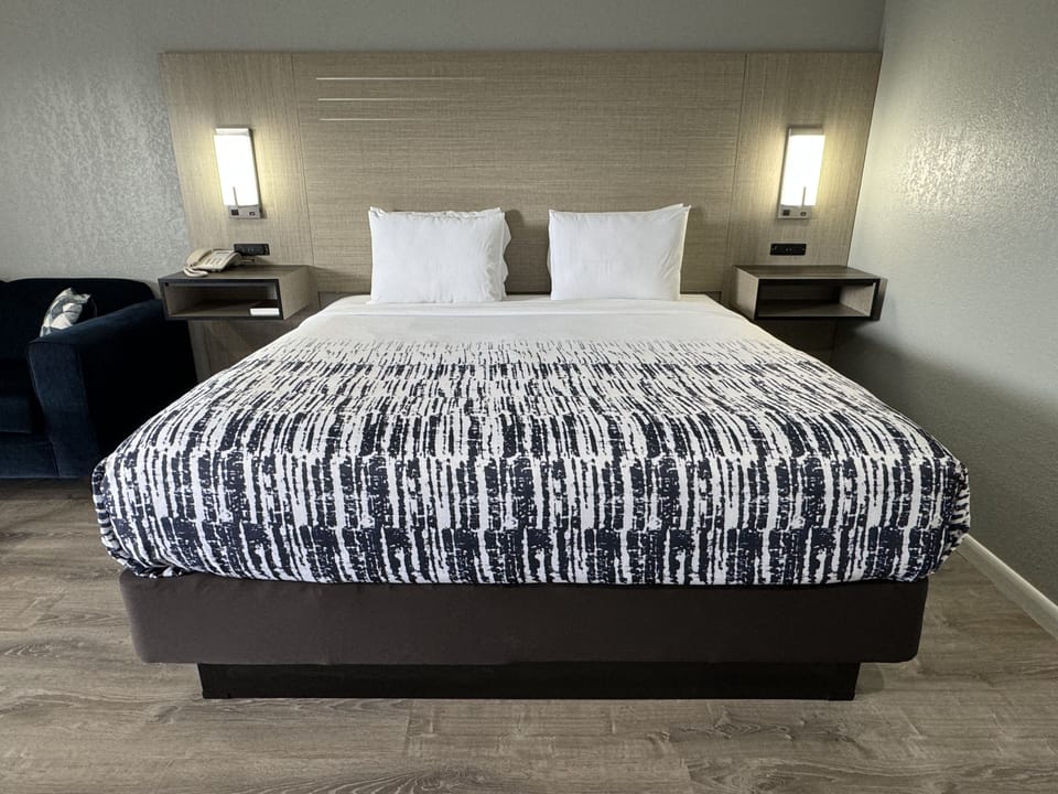 King Suite with Love Sofa | 1 bedroom, pillowtop beds, desk, blackout drapes