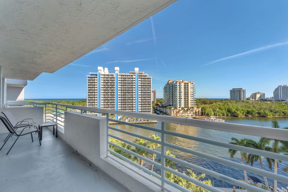Classic Condo, Balcony, Ocean View | Property grounds