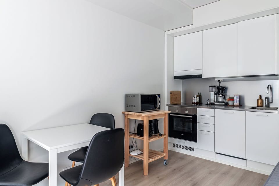 Superior Studio, City View | In-room dining