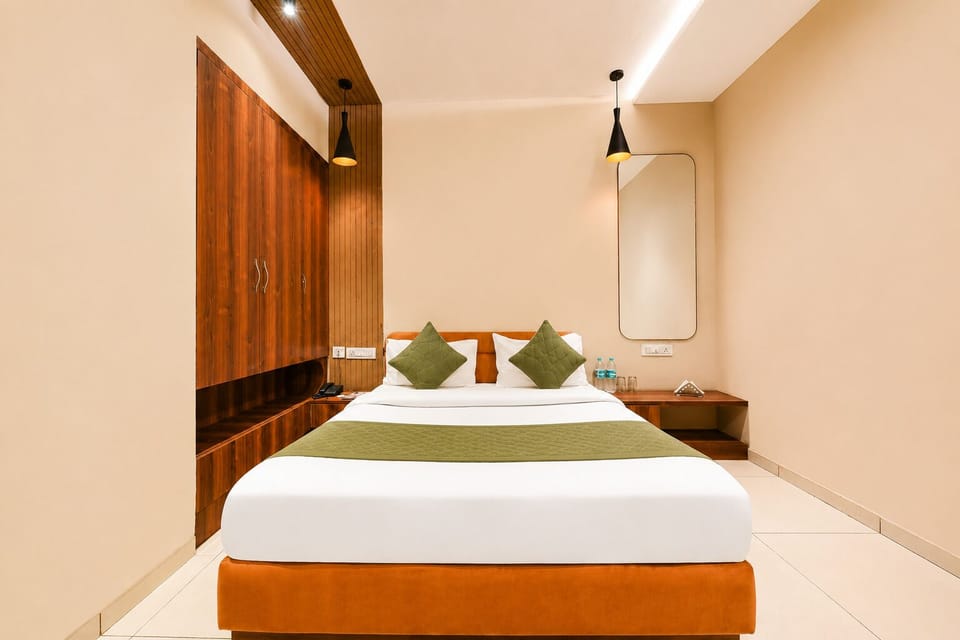 Deluxe Double Room | Desk, laptop workspace, free WiFi