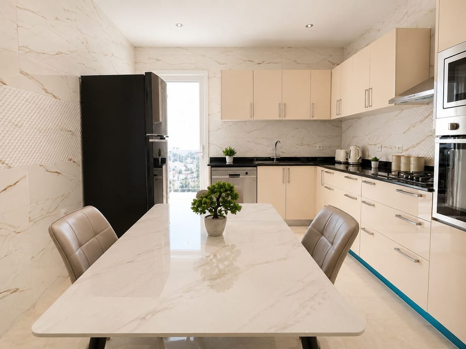 Apartment | Private kitchen | Fridge, microwave, oven, stovetop