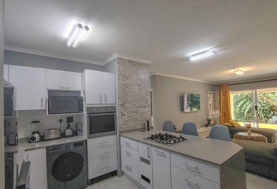 Apartment, 3 Bedrooms, Smoking, Patio | Interior