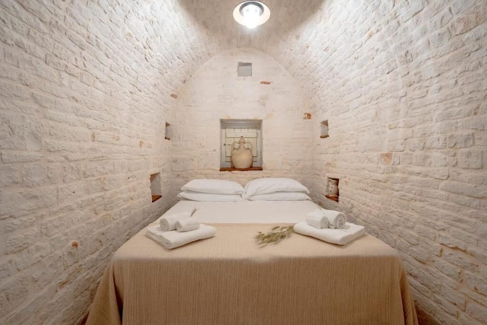 Deluxe Studio, City View | In-room safe, WiFi (free)