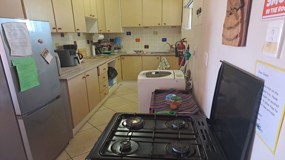 Comfort Apartment, Beach View | Private kitchen