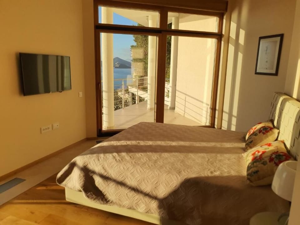 Superior Villa, Balcony, Sea View | In-room safe, free WiFi