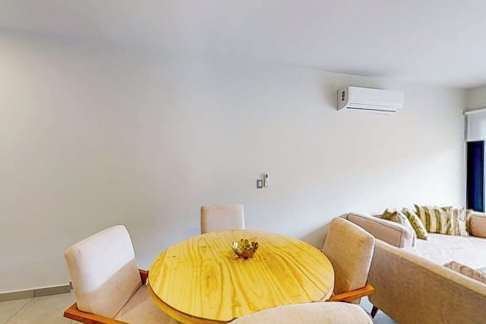 Apartment, Multiple Beds, Pool View (Maralta D 102) | Dining