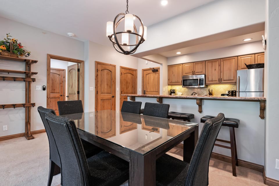 Condo, Multiple Beds (Borders Lodge U308 3BD Beaver Creek S) | Dining