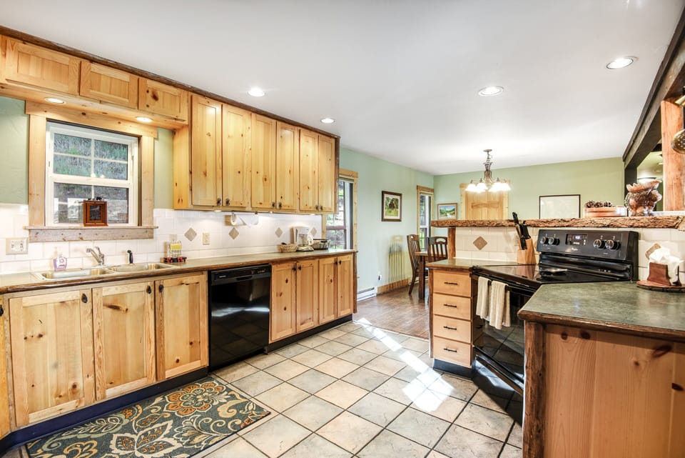 Cabin, Multiple Beds, Mountain View (Lodge Haus) | Private kitchen