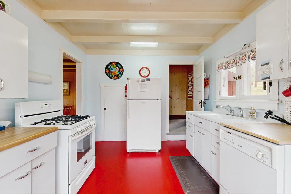Cabin, Multiple Beds, Mountain View (Longs Peak Cabin) | Private kitchen