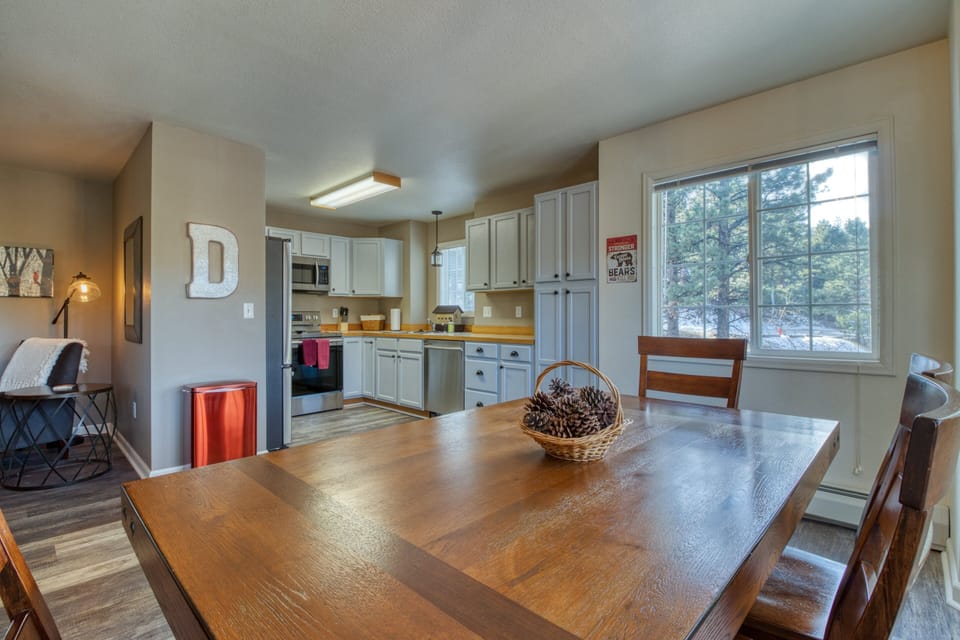 Condo, Multiple Beds, Mountain View (Quiet in the Pines) | 2 bedrooms, individually decorated, individually furnished, bed sheets