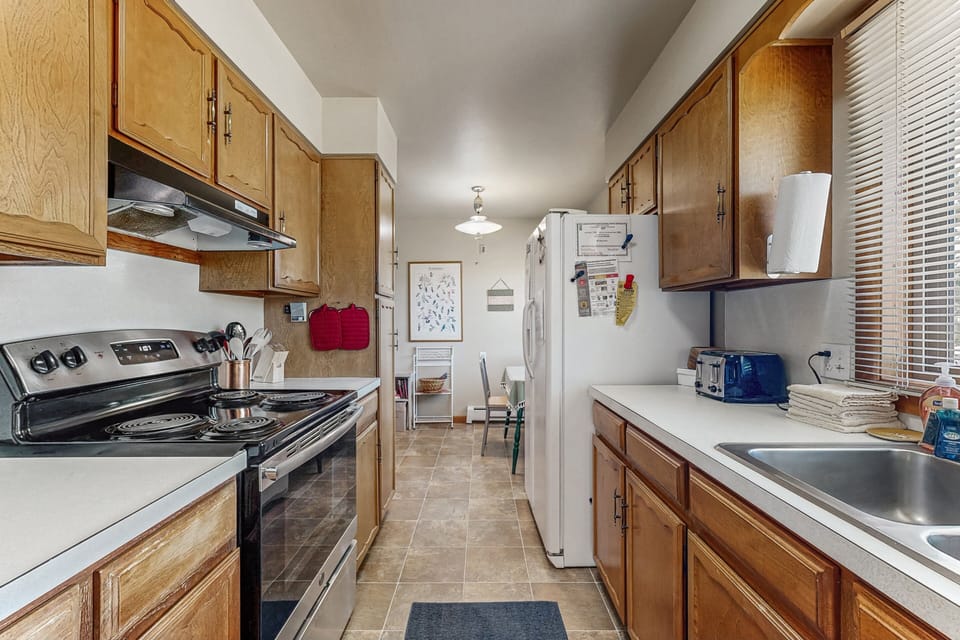 Cabin, Multiple Beds, Balcony, Mountain View (Great Outdoors) | Private kitchen