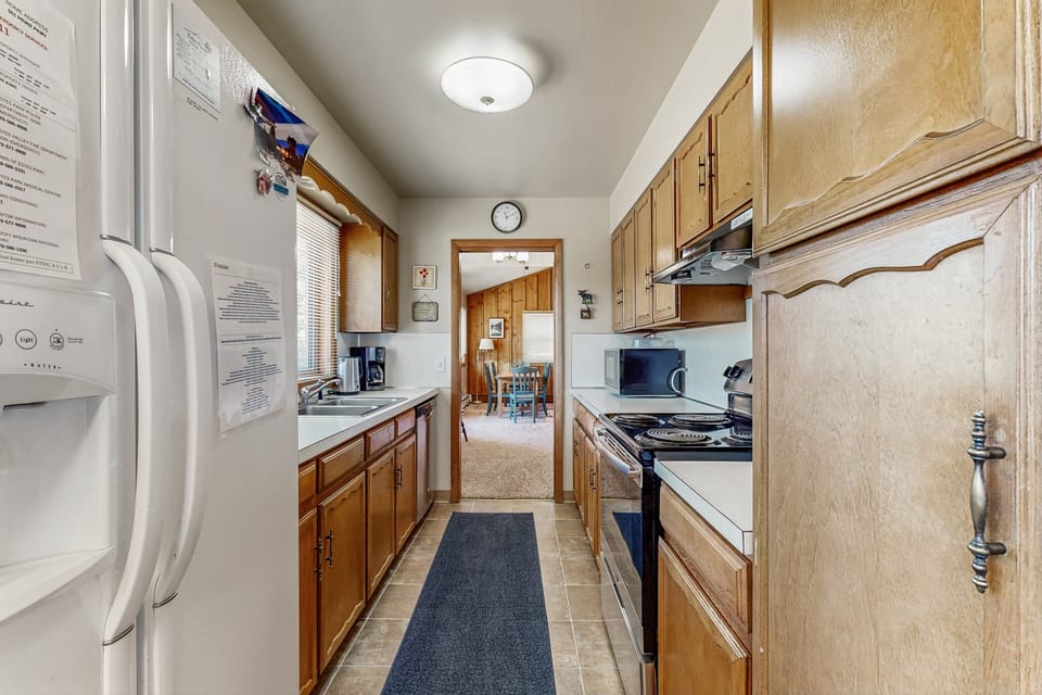 Cabin, Multiple Beds, Balcony, Mountain View (Great Outdoors) | Private kitchen