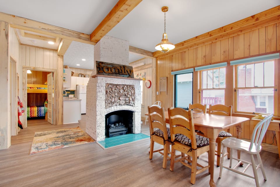 Cabin, Multiple Beds, Mountain View (Deer Mountain Lodge North) | 2 bedrooms, individually decorated, individually furnished, bed sheets