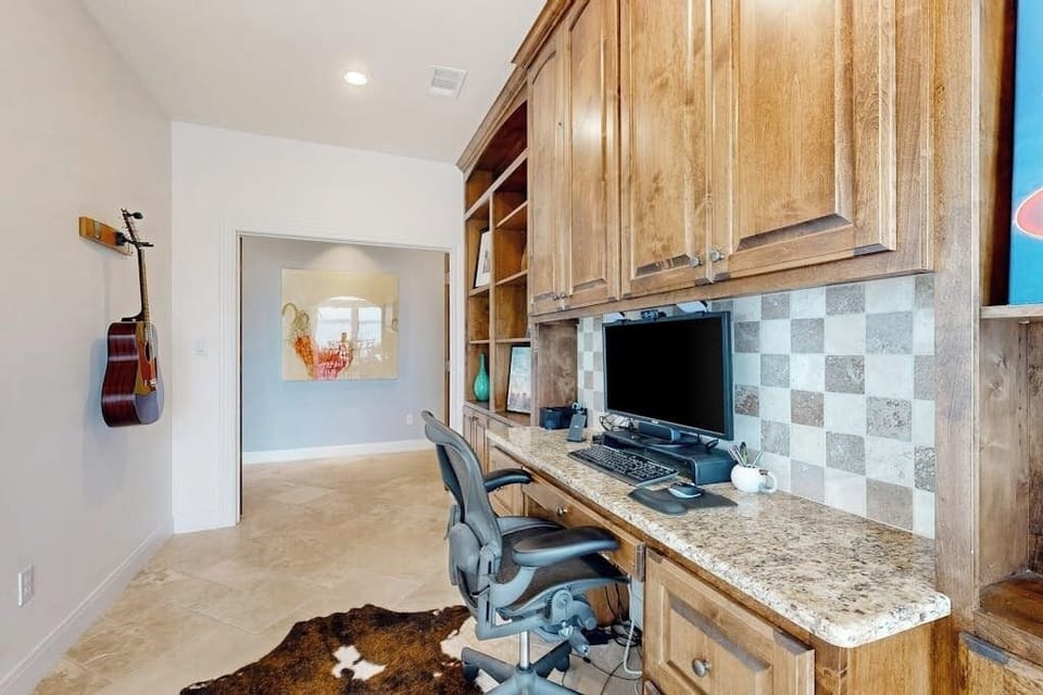 House, Multiple Beds, Pool Access, Pool View (Open Water Oasis) | Interior