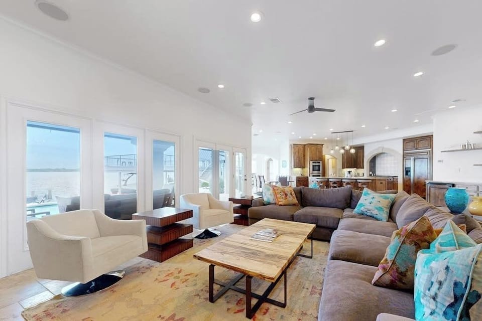 House, Multiple Beds, Pool Access, Pool View (Open Water Oasis) | Living area