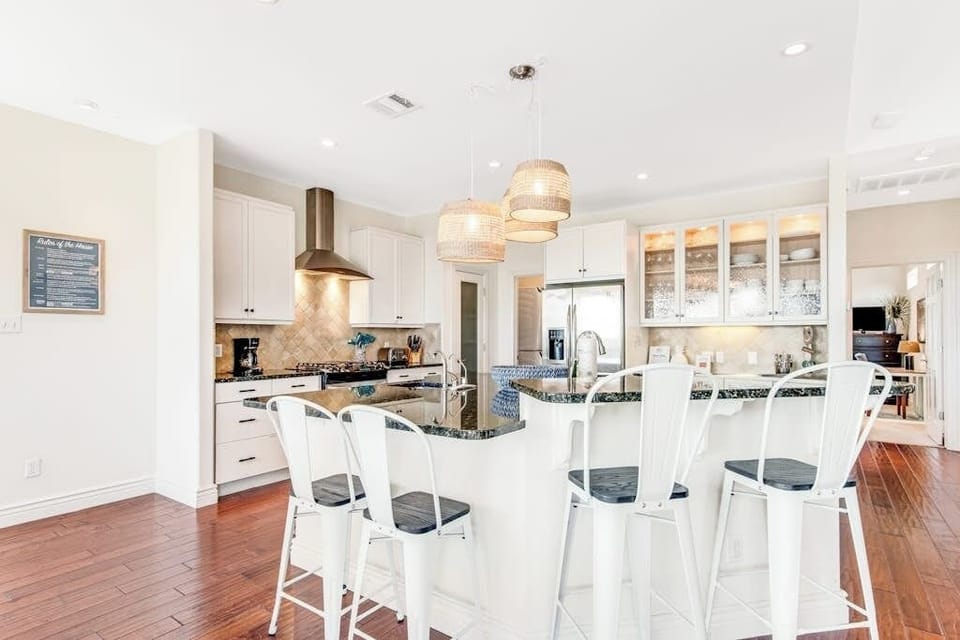 House, Multiple Beds (Cliff side Oasis) | Private kitchen