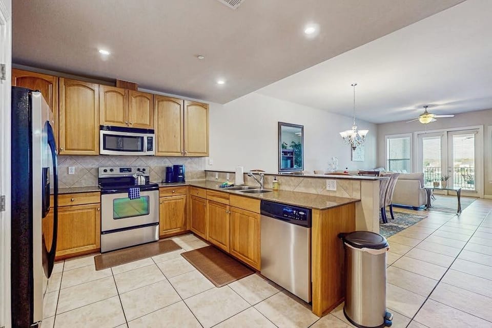 Condo, Multiple Beds, Balcony (The Waters Condo Building 3 - Horsesh) | Private kitchen