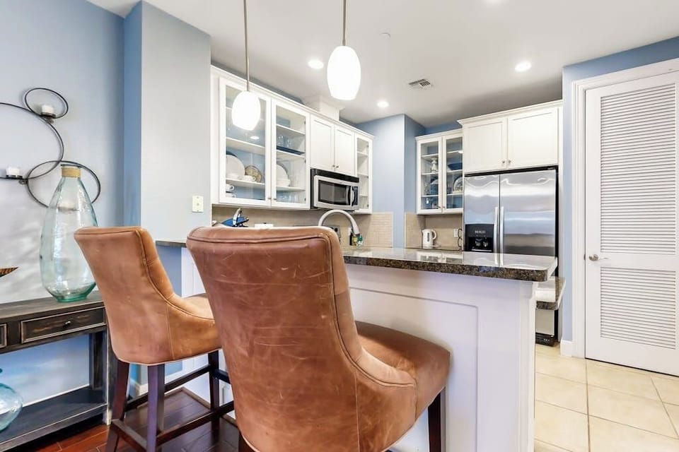 Condo, 1 King Bed, Pool View (The Waters Condo Building 6 ) | Private kitchen