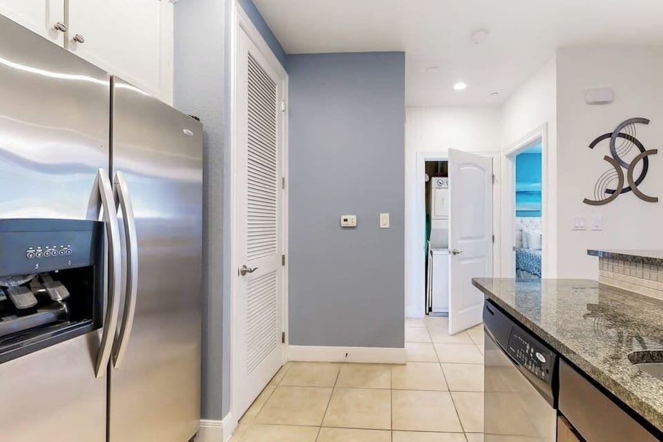 Condo, 1 King Bed, Pool View (The Waters Condo Building 6 ) | Interior