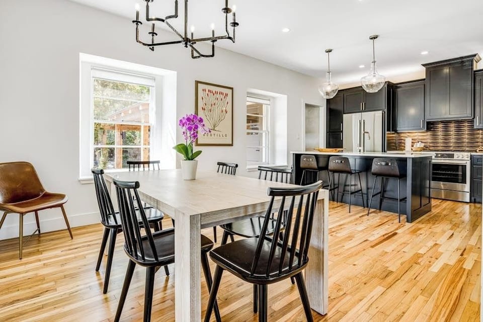 House, Multiple Beds, Hot Tub, Garden View (Fredericksburg Mill) | 5 bedrooms, individually decorated, individually furnished, bed sheets