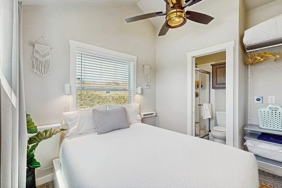 House, Multiple Beds, Garden View (Piccola Casa) | 2 bedrooms, individually decorated, individually furnished, bed sheets