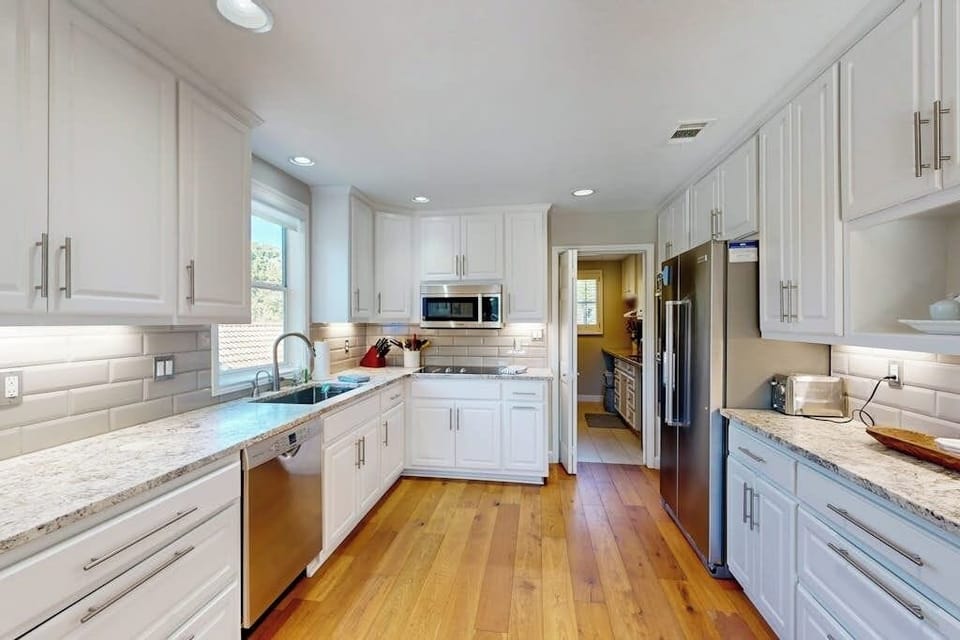 House, Multiple Beds (Bay Point Paradise) | Private kitchen